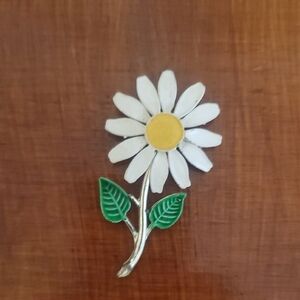 White and Yellow Daisy Brooch